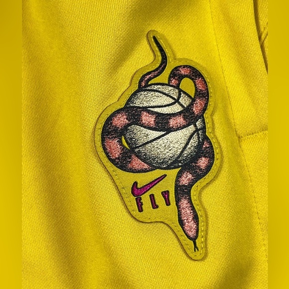 NWT Large Nike Fly Loose Fit Basketball Snake Yellow Joggers Pants Trainers - Picture 6 of 12